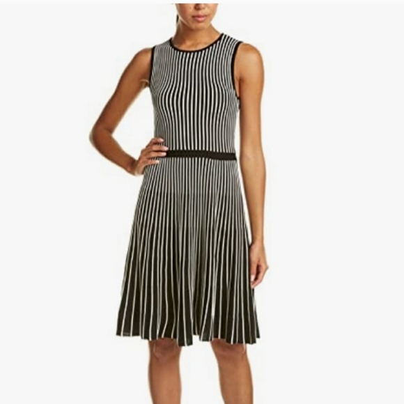 Calvin Klein Fit n Flare Black White Pleats Designer Sweater Dress Summer Fall - Picture 1 of 12